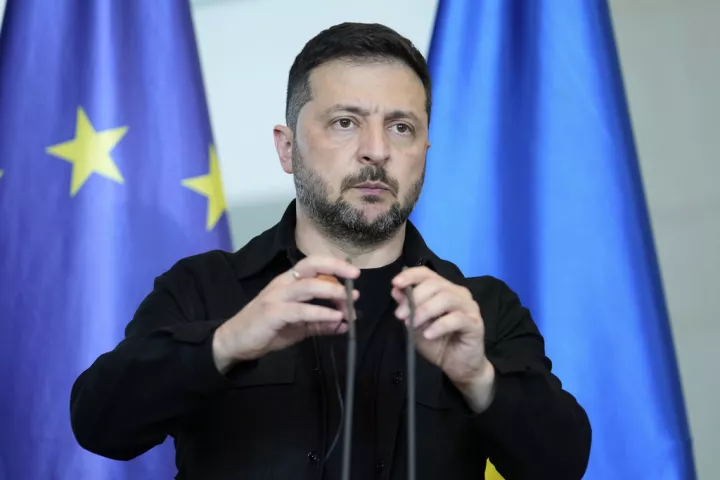 Υπέρ της ειρηνευτικής λύσης ο Ζελένσκι μετά τη συνομιλία με Τραμπ - Συζήτηση για εδαφικά μόνο με τη συμμετοχή της Ουκρανίας 