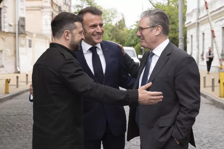 Ο Ζελένσκι στον Λευκό Οίκο μαζί με φον ντερ Λάιεν, Μερτς, Μακρόν, Ρούτε, Μελόνι και Στάρμερ για τη συνάντηση με Τραμπ