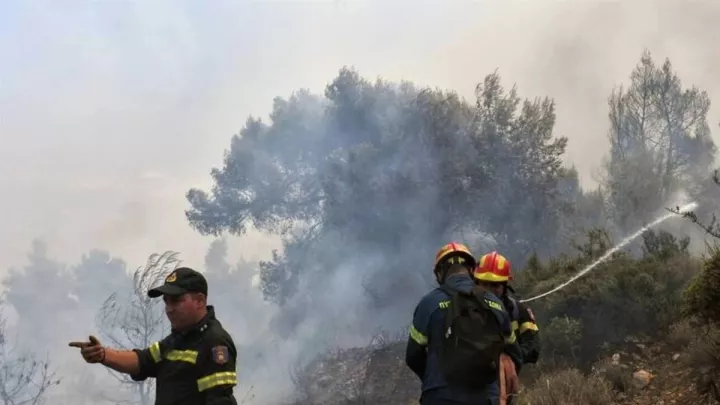 Αγρίνιο: Φωτιά τώρα στον κάμπο Γουριώτισσας - Εκτροπή της κυκλοφορίας 