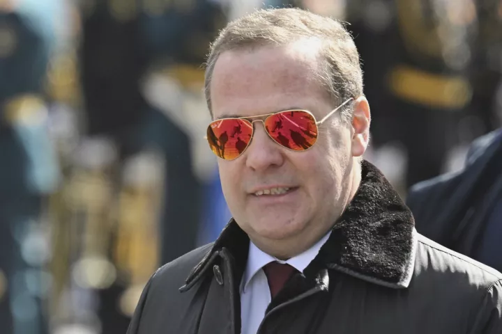 Μεντβέντεφ: Οι Ευρωπαίοι κολάκευσαν και ευχαρίστησαν τον Τραμπ αλλά δεν τον ξεγέλασαν