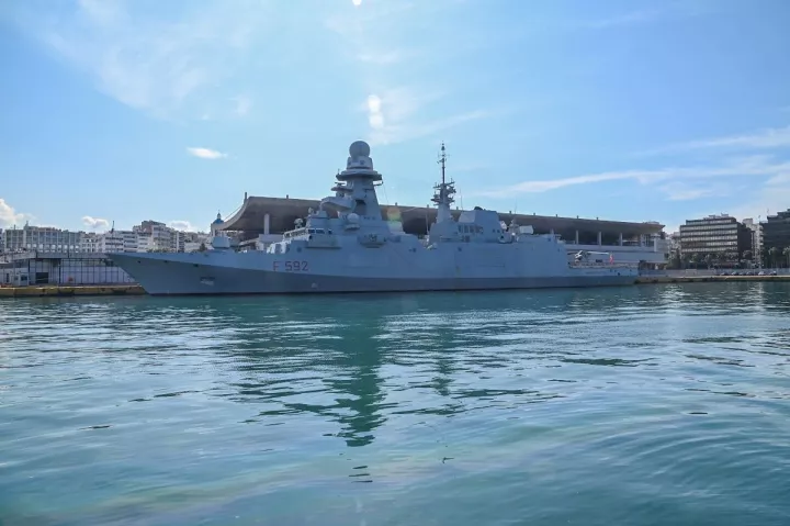 Ναυπηγεία Σαλαμίνας: Παρέδωσαν τέσσερα νέα προεξοπλισμένα τμήματα της γαλλικής φρεγάτας «Admiral Castex»