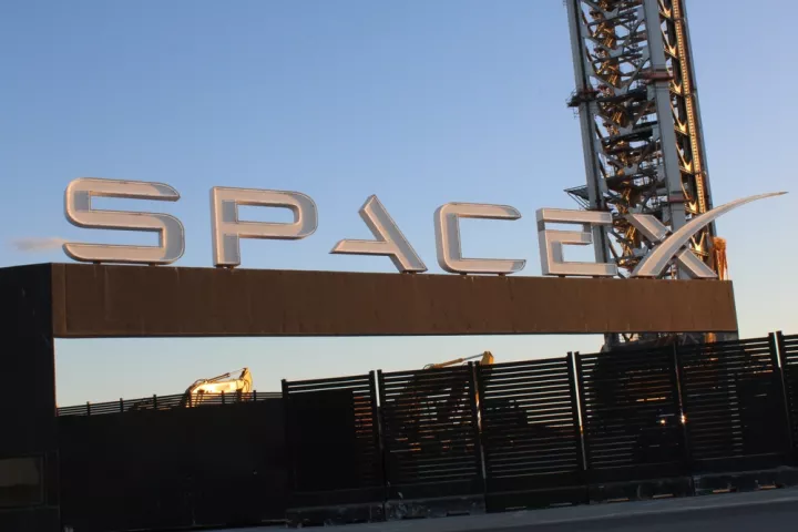SpaceX: Έφτασε ήδη τις 100 αποστολές για το 2025