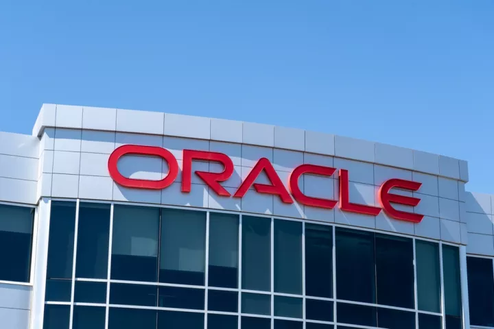 Στο δρόμο για χρηματιστηριακή αξία $1 τρισ. η Oracle