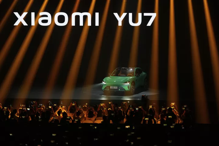 Στα 16,5 δισ. δολάρια τα έσοδα της Xiaomi, με αύξηση 30% - Το 2027 «μπαίνει» στην ευρωπαϊκή αγορά ηλεκτροκίνησης