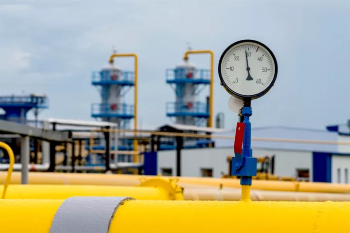 Η κατρακύλα στο φυσικό αέριο και το άλμα στο LNG 