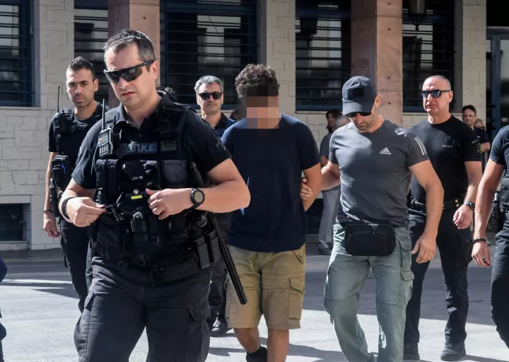 Προφυλακίστηκαν οι δύο νεαροί που κατηγορούνται για τη φωτιά στο Γηροκομείο