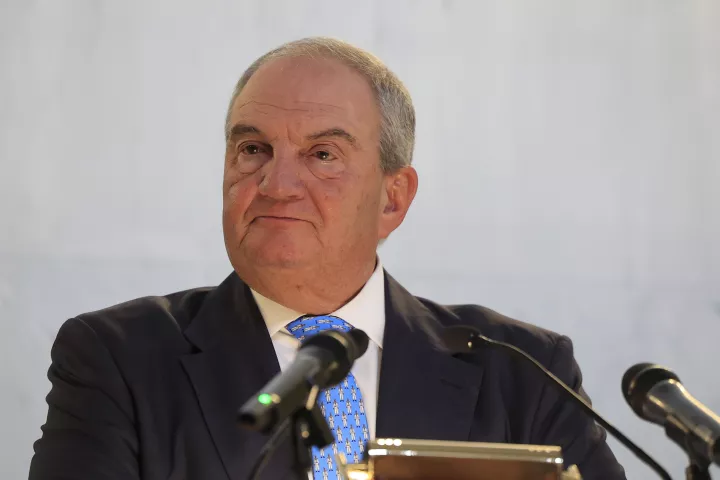 Κ. Καραμανλής: Με βαθιά συγκίνηση αποχαιρετώ έναν πολιτικό που ενέπνεε εμπιστοσύνη και σεβασμό