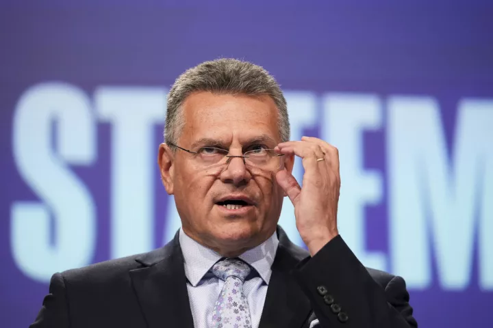 Σέφκοβιτς: Η ΕΕ επιδιώκει χαμηλότερους δασμούς από τις ΗΠΑ σε κρασί και οινοπνευματώδη ποτά