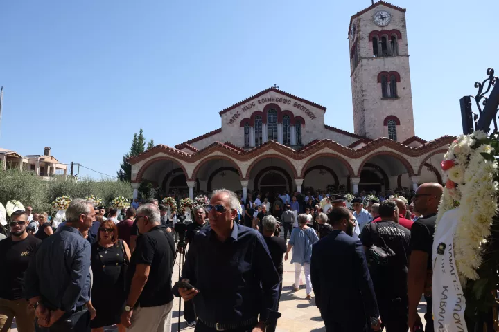 Το τελευταίο «αντίο» στον Απόστολο Βεσυρόπουλο - Έφυγε το καλύτερο παιδί, είπε ο Κυρ. Μητσοτάκης