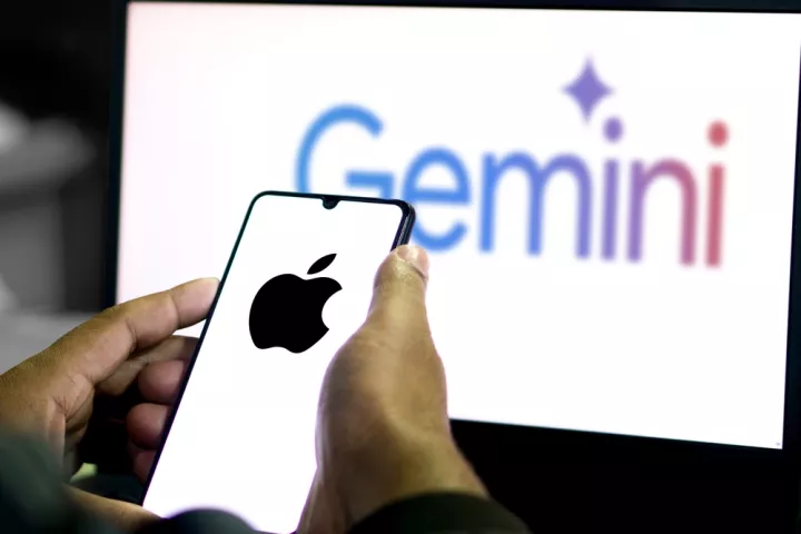 Η Apple σε συζητήσεις για να χρησιμοποιήσει το Gemini της Google για την ανανέωση της Siri