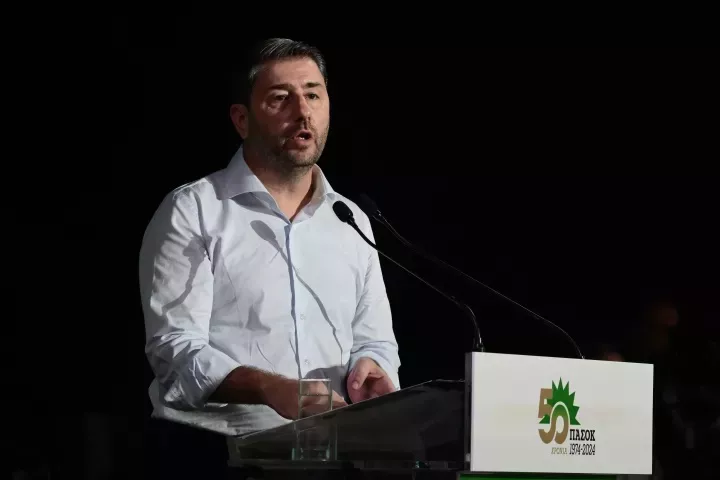 Στενό μαρκάρισμα της κυβέρνησης στον Ανδρουλάκη