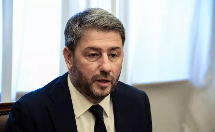 Κυβερνητικές πηγές: Το ΠΑΣΟΚ επιλέγει την οδό της «φτηνής» αντιπολίτευσης στο πεδίο της οικονομίας