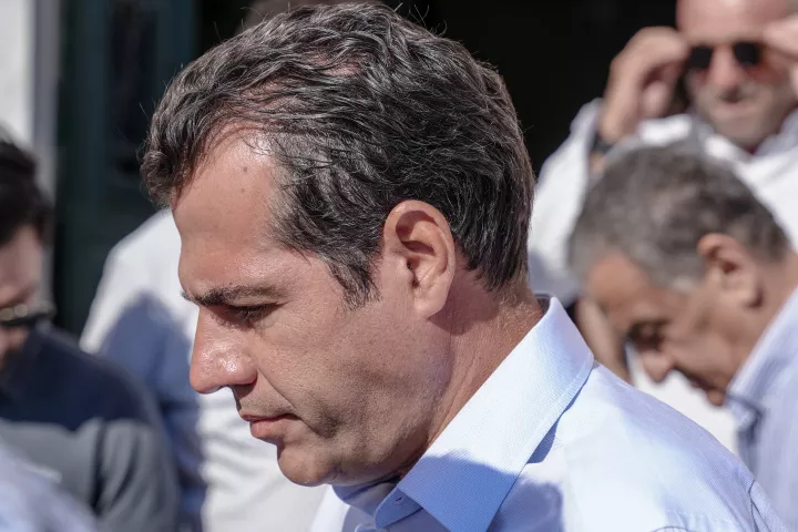 Μυτιλήνη: Το έργο της επισκευής του θεάτρου του Αναγνωστηρίου Αγιάσου επισκέφθηκε ο Θ. Πλεύρης