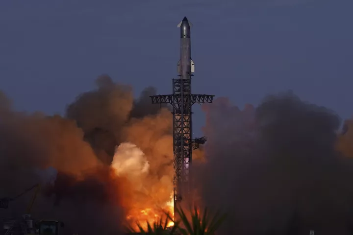 SpaceX: Ολοκλήρωσε επιτυχώς την 10η δοκιμαστική πτήση του Starship (vid)