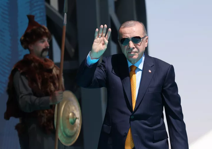Διπλό μήνυμα Ερντογάν: Προωθούμε τον διάλογο, αλλά όταν βγει το ξίφος δεν χωράει συζήτηση