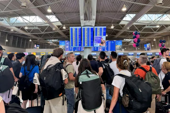 Παράνομη η 4ωρη στάση εργασίας της Ένωσης Ελεγκτών Εναέριας Κυκλοφορίας - Κανονικά οι πτήσεις