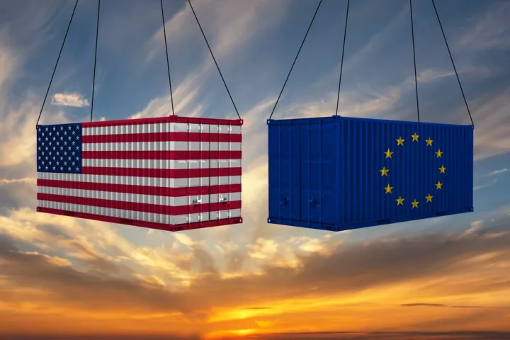 H ΕΕ επιταχύνει τη νομοθεσία για την κατάργηση δασμών στα αμερικανικά βιομηχανικά προϊόντα