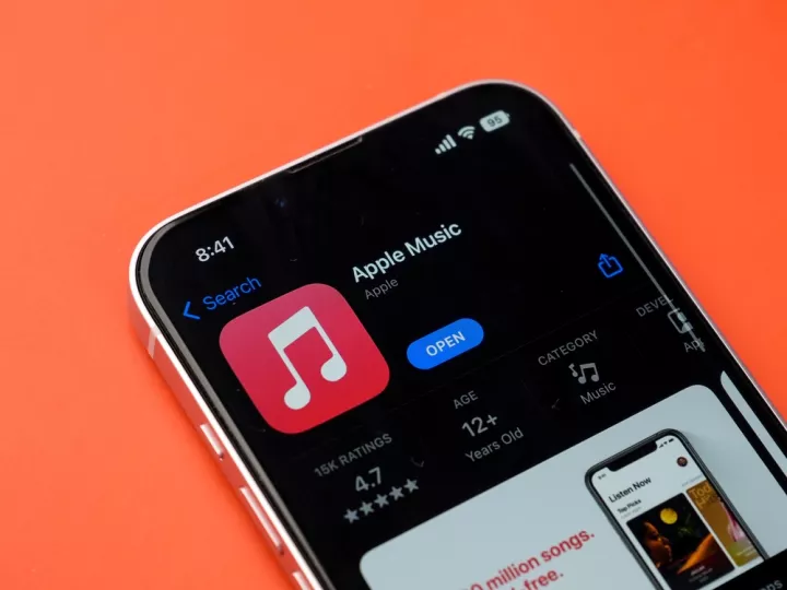 Η Apple κάνει «μουσικό» άνοιγμα στους ραδιοφωνικούς σταθμούς, για να ανταγωνιστεί το Spotify
