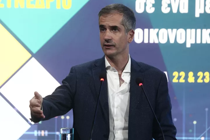 Πυρά Κ. Μπακογιάννη κατά Δούκα: Με ελαφρότητα και χωρίς στοιχεία υιοθέτησε μία συκοφαντία