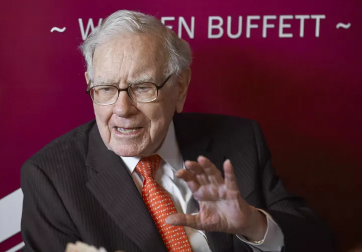 Μπάφετ: Η Η Berkshire Hathaway αύξησε το μερίδιό της στην Mitsubishi 