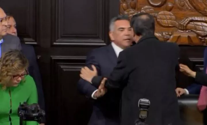 Μεξικό: Συμπλοκή μεταξύ ηγετών στη Γερουσία με αφορμή τις ΗΠΑ (vid)