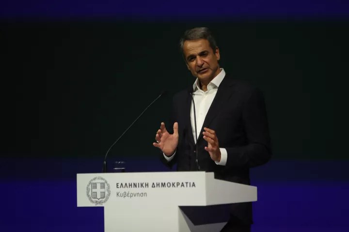 Η στρατηγική για αναποφάσιστους και η μάχη στα δεξιά
