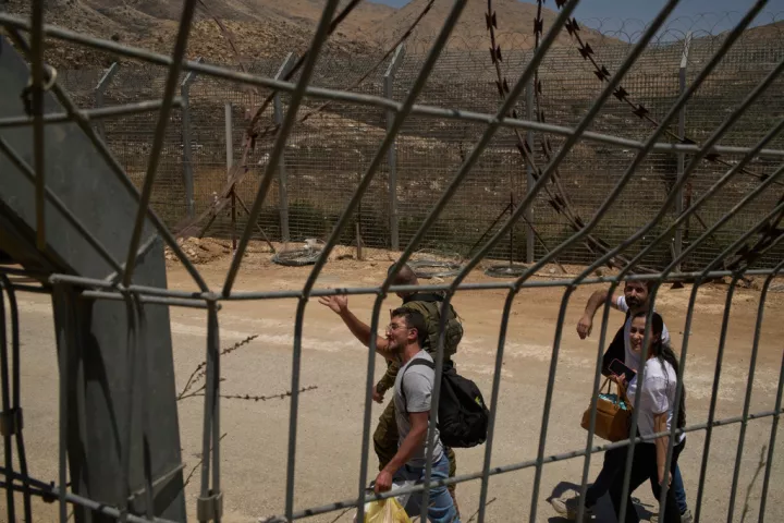 Συρία: Επαναπατρίζονται περισσότεροι από 800 Ιρακινοί, προερχόμενοι από τον καταυλισμό Αλ Χολ