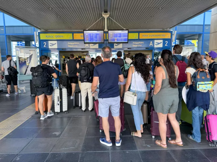 Τουρισμός: Αύξηση στις ταξιδιωτικές εισπράξεις και τις διεθνείς αφίξεις - Σταθερές οι επιδόσεις των ξενοδοχείων της Αθήνας