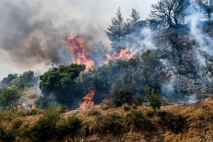 Συνελήφθη 14χρονος για εμπρησμό στην Πάτρα