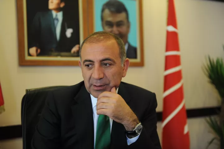 Τουρκικό δικαστήριο απέπεμψε τον επικεφαλής της αξιωματικής αντιπολίτευσης στην Κωνσταντινούπολη
