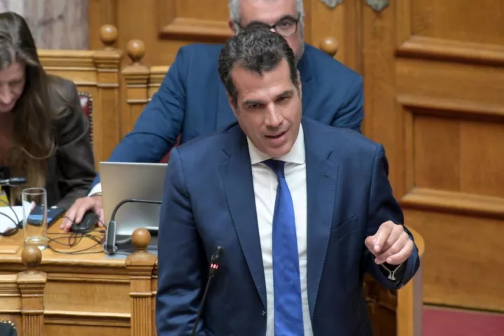 Πλεύρης κατά Κωνσταντοπούλου: Υπερασπίζετε ευνοημένους για οικονομικά εγκλήματα, όχι κατατρεγμένους