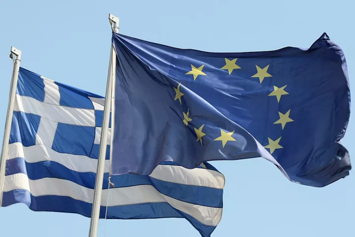 Ευρωβαρόμετρο: Το 66% των Ελλήνων πιστεύουν ότι η χώρα ωφελείται από τη συμμετοχή στην ΕΕ