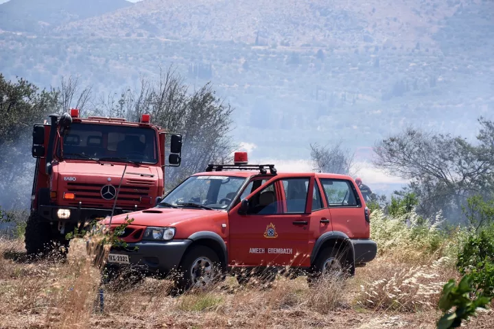 Φωτιά σε Αβραμιού και Καλαμάτα