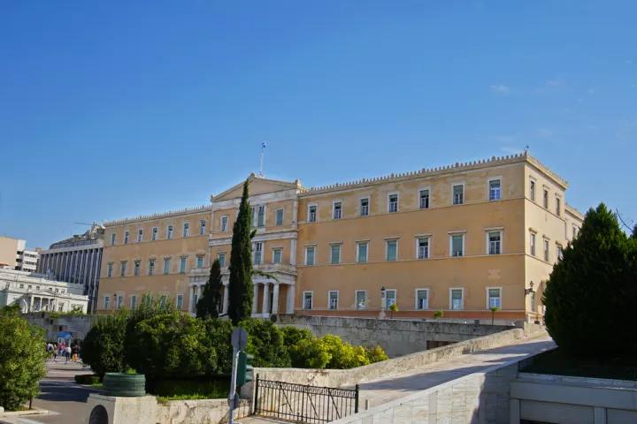 Reuters: Η Ελλάδα σχεδιάζει πρόωρη αποπληρωμή €5,3 δισ. από το πρώτο μνημόνιο