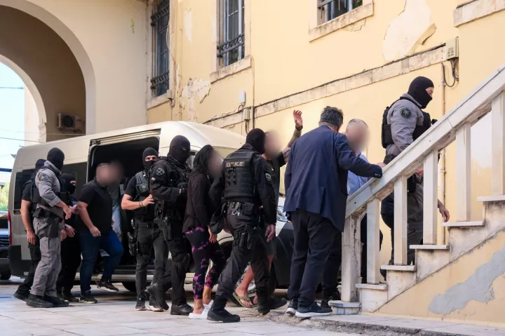 Συνεχίζονται οι απολογίες 17 κατηγορουμένων για την εγκληματική οργάνωση στην Κρήτη