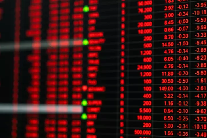 Πτώση 0,47% - Αντοχή έδειξαν ΑΛΦΑ, ΕΤΕ, ΠΕΙΡ και ΕΥΡΩΒ