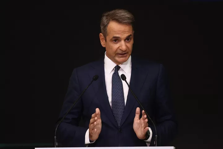 Μειώσεις φόρων για όλους και εξαγγελίες - έκπληξη για νέους, οικογένειες, χωριά και νησιά 