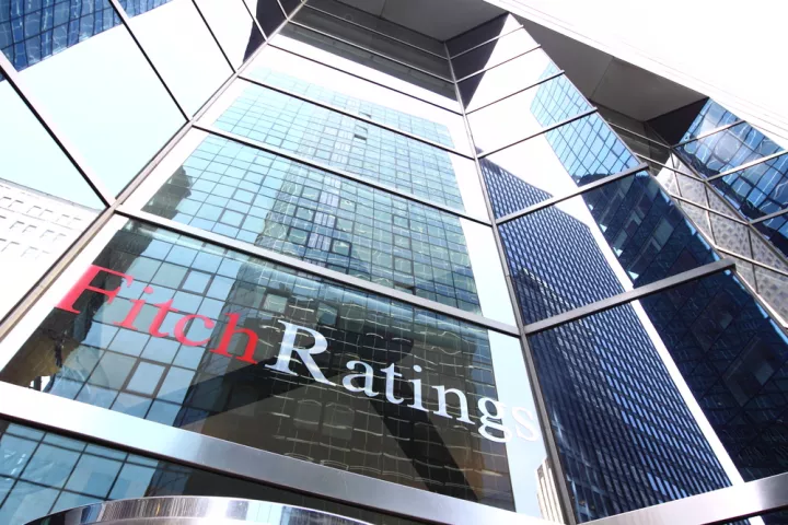 Η Fitch αναθεωρεί την προοπτική της Πολωνίας σε «αρνητική» λόγω της επιδείνωσης των δημόσιων οικονομικών