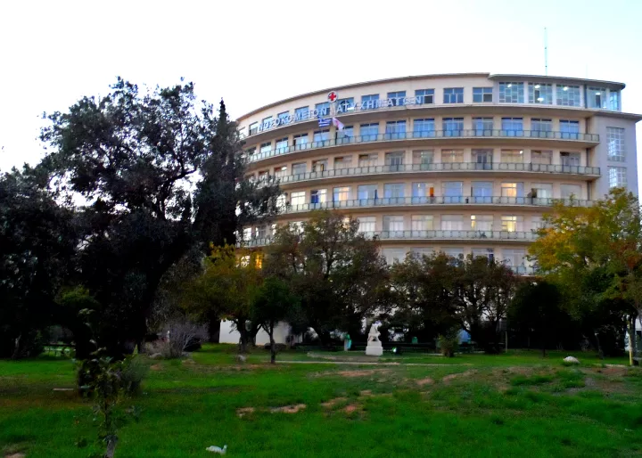 Άδ. Γεωργιάδης: Επέστρεψαν στην Ελλάδα οι δύο από τους οκτώ Έλληνες που τραυματίστηκαν σε τροχαίο στο Κιλιμάντζαρο
