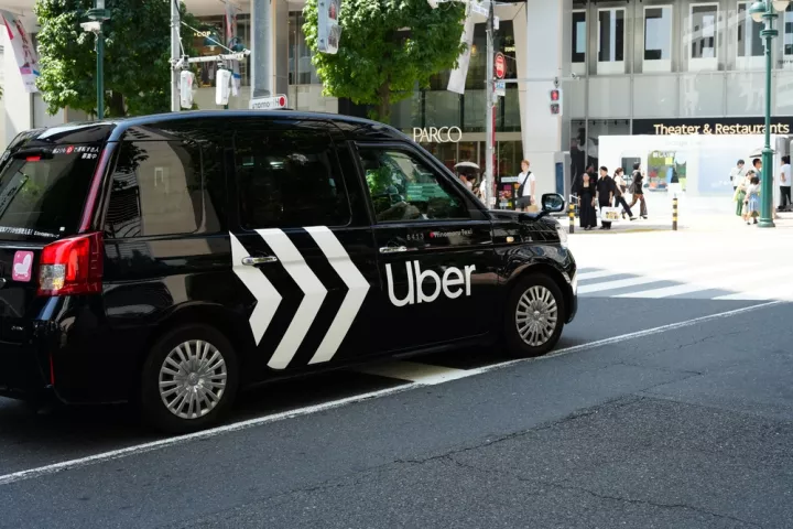 Uber και Momenta θα διεξάγουν δοκιμές αυτόνομων οχημάτων στη Γερμανία το 2026
