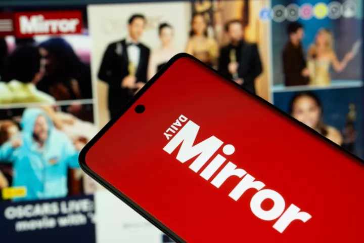Ο όμιλος των εφημερίδων Daily Mirror και Daily Express σχεδιάζει να καταργήσει 186 θέσεις δημοσιογράφων	
