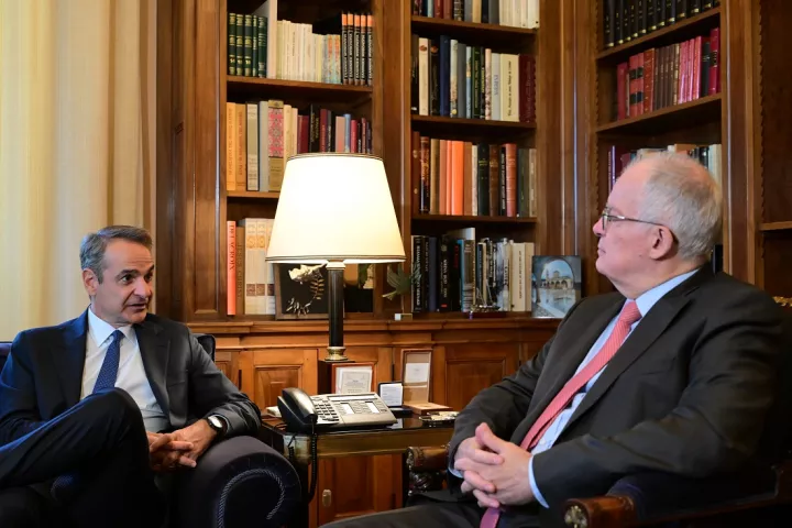 Κυρ. Μητσοτάκης σε Κ. Τασούλα: Μειώνουμε τους φόρους και αυξάνουμε τους μισθούς