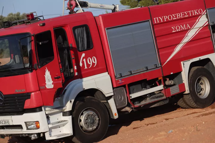 Υπό μερικό έλεγχο η φωτιά στη ΒΙ.ΠΕ. Βελεστίνου: Είχε προηγηθεί μήνυμα από το 112