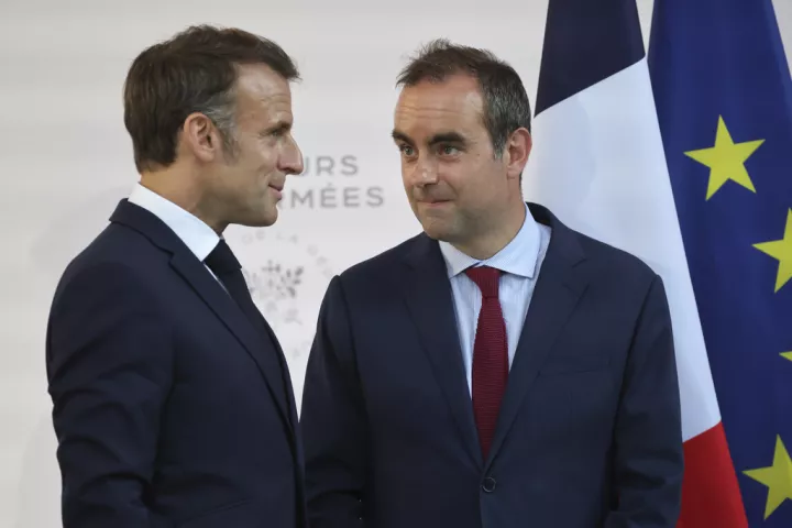 Νέο πρωθυπουργός ο  Σεμπαστιάν Λεκορνί - Σφοδρή κριτική της αντιπολίτευσης, «παραλύει» η χώρα από τα συνδικάτα
