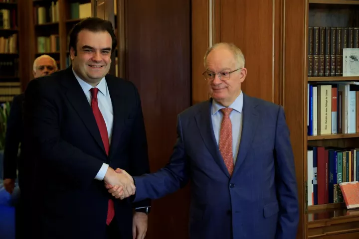 Κ. Τασούλας - Κυρ. Πιερρακάκης: Συνάντηση με φόντο τις εξαγγελίες στη ΔΕΘ