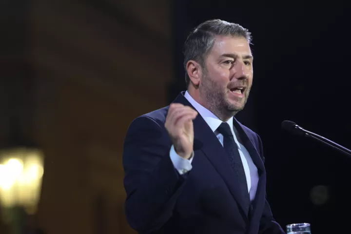 Τους «μυρίζουν» τα μέτρα και προσβάλλουν την κοινωνία