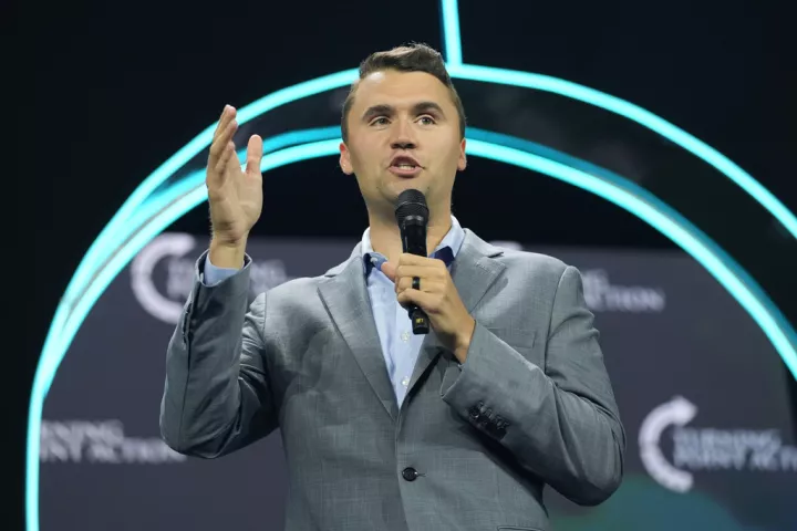 Charlie Kirk: Μια συντηρητική φωνή που σίγησε βίαια
