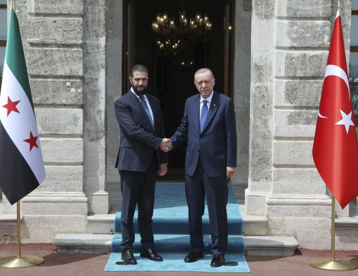 Η Τουρκία ξεκίνησε την εκπαίδευση του στρατού της Συρίας - Η Άγκυρα διαψεύδει τα περί ισραηλινών επιθέσεων 