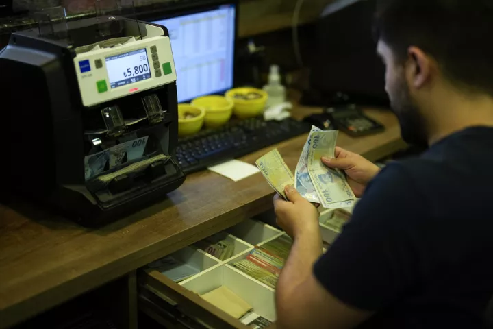 Τουρκία: «Γίγα» μείωση των επιτοκίων της κεντρικής τράπεζας, κατά 2,5% 