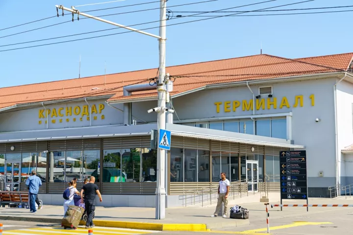 Ρωσία: Ξανά σε λειτουργία το αεροδρόμιο του Κρασνοντάρ για πρώτη φορά μετά την έναρξη του πολέμου